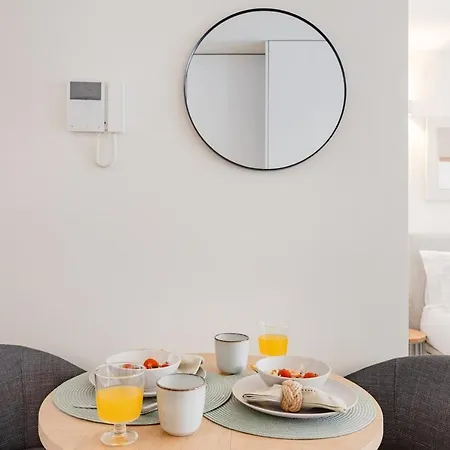 | 111 Collection Apartment *